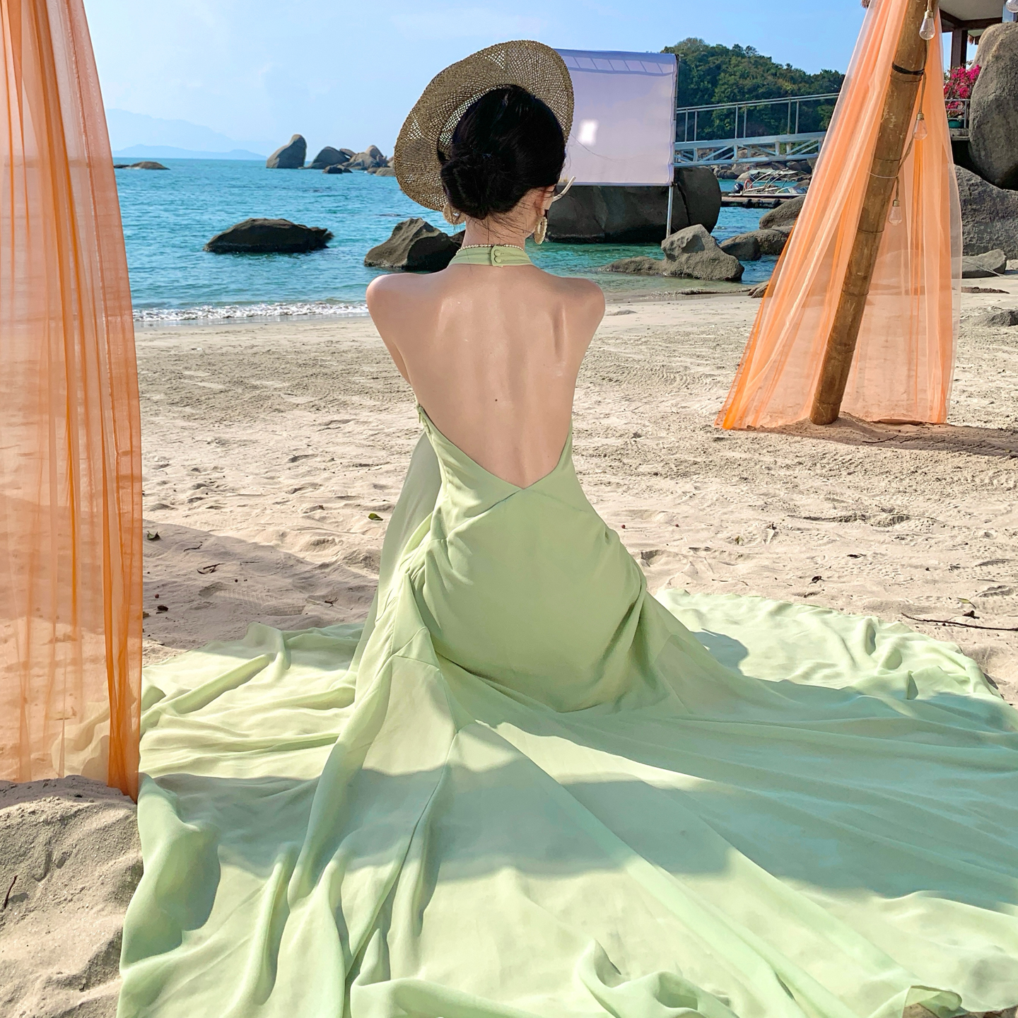 Niche Design Halter Backless Vacation Dress Sexy Slim V-Neck Dress - Image 3
