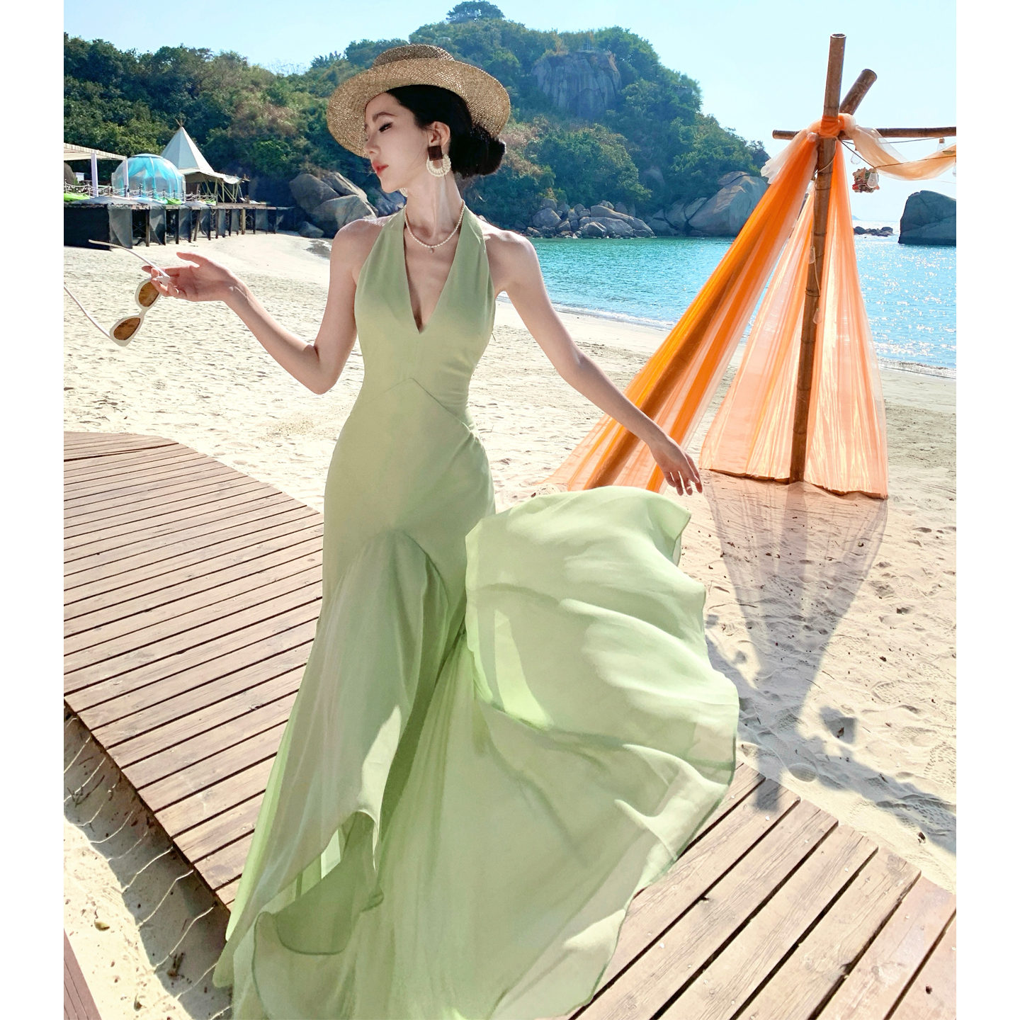 Niche Design Halter Backless Vacation Dress Sexy Slim V-Neck Dress - Image 4