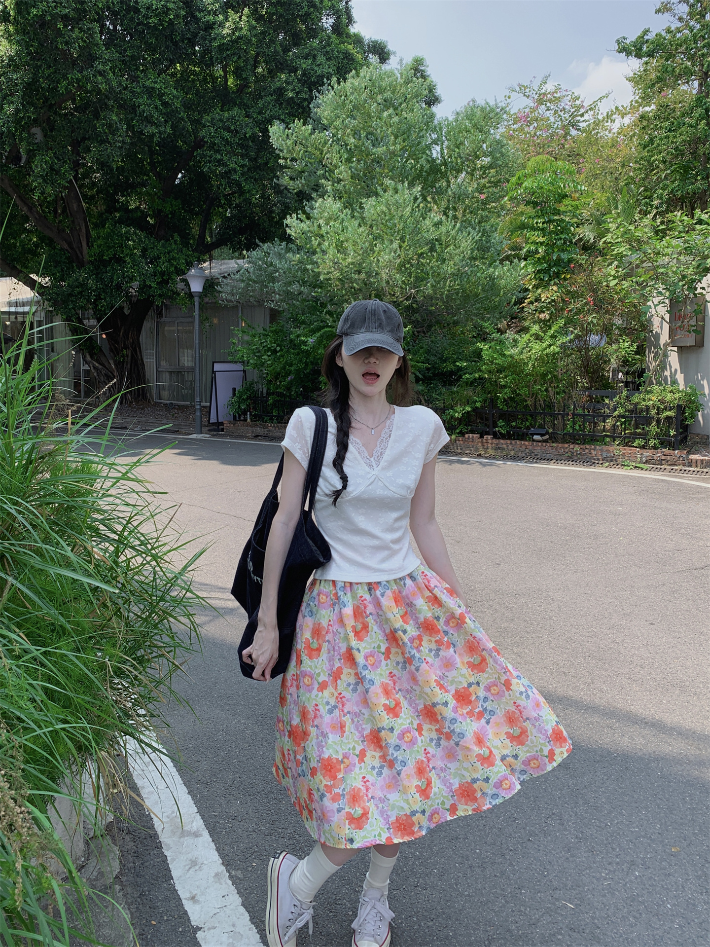 Sweet Lace V-Neck Short Sleeve Top and Floral Skirt Two-Piece Set - Image 4